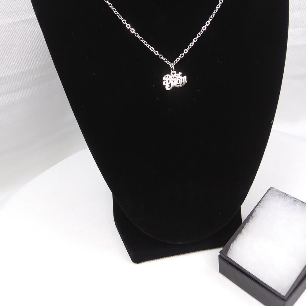 24" Silver "Best Mom" Necklace